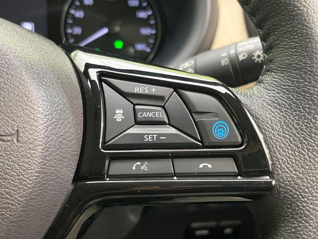 【プロパイロット】高速道路での長距離走行が楽に!!渋滞時と巡回走行のシーンで、アクセル・ブレーキ・ステアリングを自動で制御し、長距離運転の負担を軽減してくれます♪