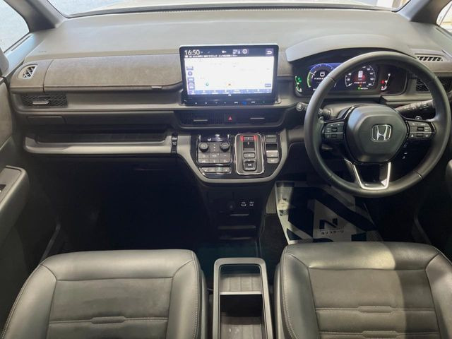 ステップワゴン2.0 e:HEV スパーダ プレミアムライン