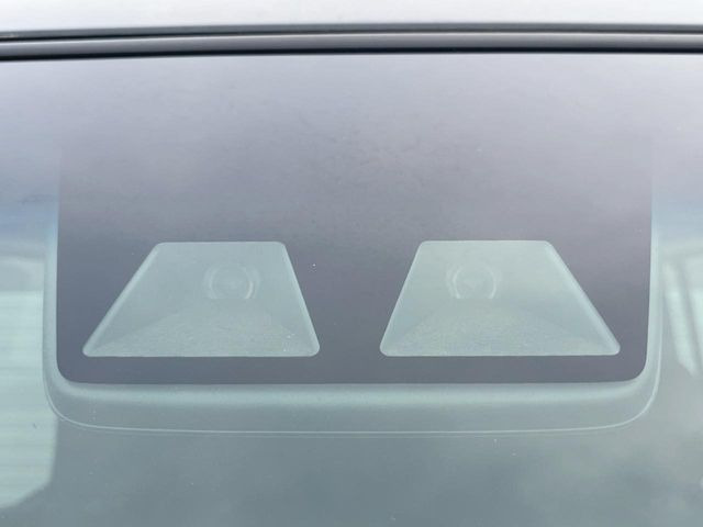 �y�X�}�[�g�A�V�X�g�z���s���ɑO���̎ԗ�����F�����A�Փ˂������Ȏ��͌x��ƃu���[�L�ŏՓˉ���Ɣ�Q�y�����A�V�X�g�B�����S�Ƀh���C�u�����y���݂��������܂��B