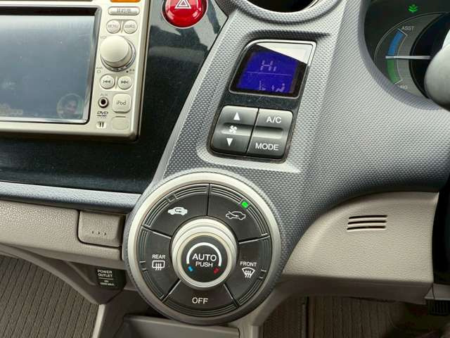 �C�ɂȂ邨�Ԃ�����܂�����E�̓d�b�ԍ����璼�ڂ��X�ɂ��₢���킹���������B�x�����@����ԗ����A��Ԃ܂łȂ�ł������������Ē����܂��B�X�^�b�t�ꓯ���A�����҂����Ă���܂��B