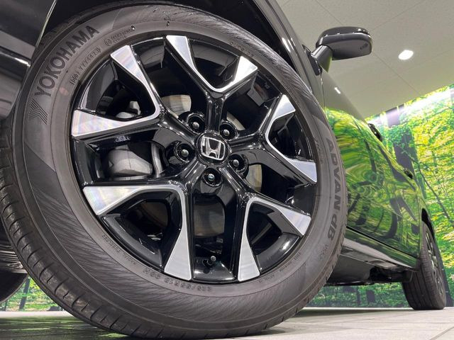 【純正19インチアルミホイール】外観にマッチした純正アルミホイールを装着しております。各種社外アルミホイールや、スタッドレスタイヤも取扱いしております。是非ご相談ください♪