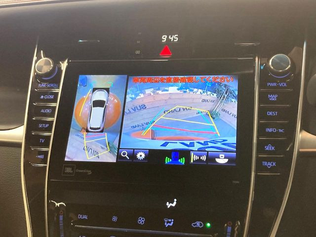 【パノラミックビューモニター】専用のカメラにより、上から見下ろしたような視点で360度クルマの周囲を確認することができます☆死角部分も確認しやすく、狭い場所での切り返しや駐車もスムーズに行えます。