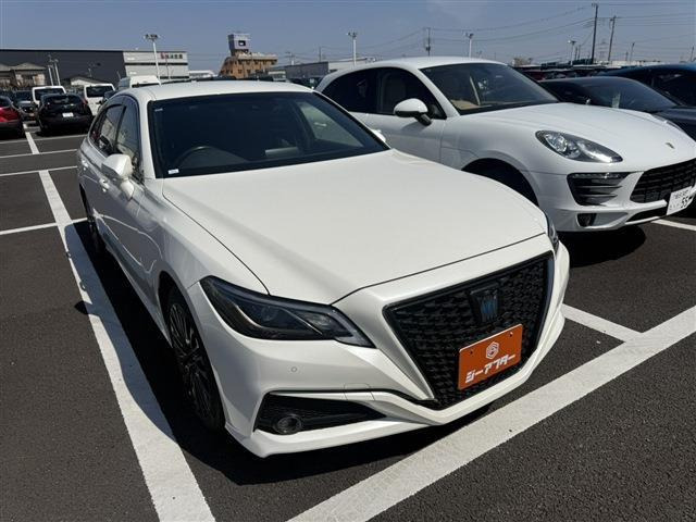 クラウン（トヨタ）ハイブリッド 2.5 S スポーツスタイル　禁煙車 メーカーナビ ハーフレザーシート 中古車画像