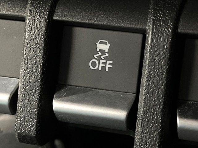 �y������h�~���u�z�ԗ��̉���������m����ƁA�����I�Ɏԗ��̐i�s������ۂ悤�Ɏԗ��𐧌䂵�܂��B�J�̓��ȂǊ���₷���H�ʏ󋵂ł����S�ȉ^�]���\�ł��B