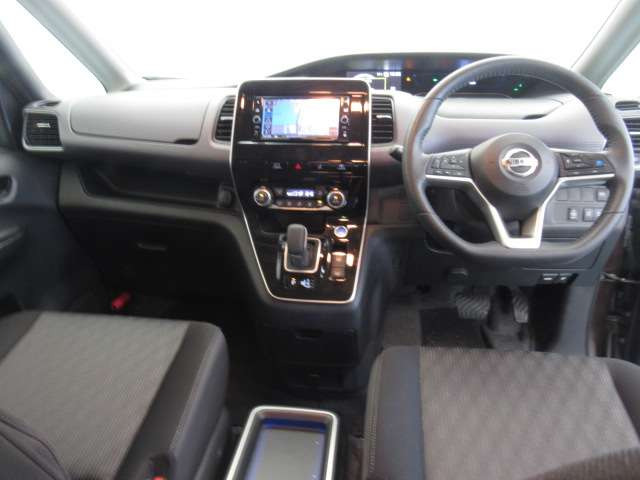 セレナ1.2 e-POWER ハイウェイスターV