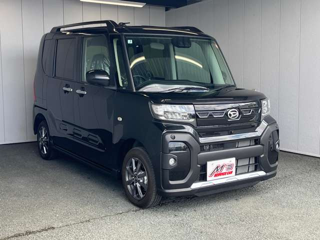 ���ʎԂ́u�T�[�r�X�J�[�G���Y �{�X�v�A�y�����Ԃ́u�T�[�r�X�J�[�G���Y �����X�v���炨�T�������܂��B