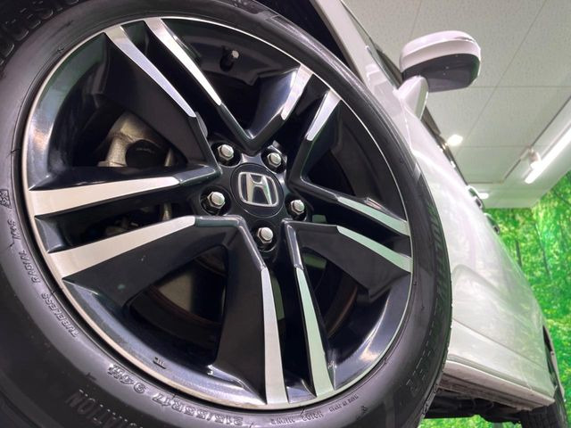 �y17�C���`�A���~�z�C�[���z�O�ςɃ}�b�`�����A���~�z�C�[���𑕒����Ă���܂��B�e��A���~�z�C�[����A�X�^�b�h���X�^�C�����戵�����Ă���܂��B���񂲑��k����������