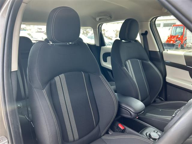 ミニクロスオーバークーパー SD オール4 4WD