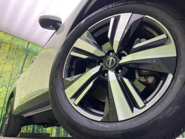 �y����19�C���`�A���~�z�C�[���z�O�ςɃ}�b�`���������A���~�z�C�[���𑕒����Ă���܂��B�e��ЊO�A���~�z�C�[����A�X�^�b�h���X�^�C�����戵�����Ă���܂��B���񂲑��k����������