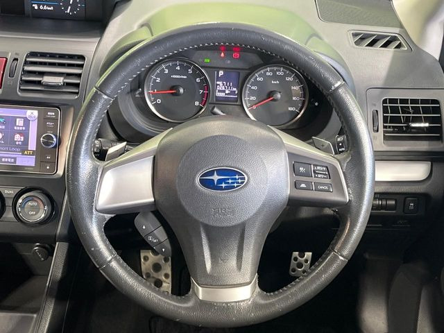 �y�����v�����X�e�A�����O�z�㎿�Ȋv���g�p���邱�ƂŁA��ɂ����������݂ƂĂ��^�]���₷���n���h���ł���