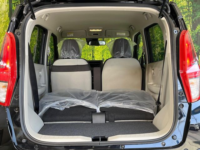 ���i�̂���������ʋ΁A���}���ɏ\���ȉ׎��X�y�[�X���m�ۂ��Ă���܂��B�Z�J���h�V�[�g��|���ƁA�傫�ȉו��̐ύڂ��\�ł���