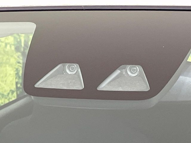 �y�X�}�[�g�A�V�X�g�z���s���ɑO���̎ԗ�����F�����A�Փ˂������Ȏ��͌x��ƃu���[�L�ŏՓˉ���Ɣ�Q�y�����A�V�X�g�B�����S�Ƀh���C�u�����y���݂��������܂��B