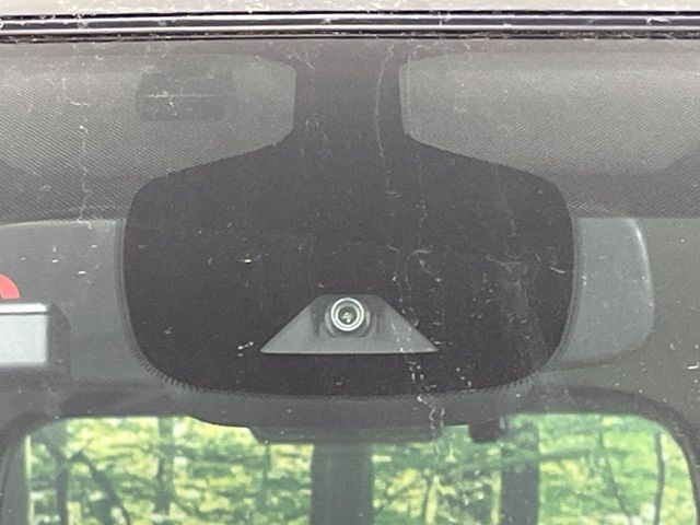 【プロパイロット】高速道路での長距離走行が楽に!!渋滞時と巡回走行のシーンで、アクセル・ブレーキ・ステアリングを自動で制御し、長距離運転の負担を軽減してくれます♪