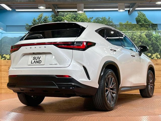 ☆全国のネクステージからお取り寄せが可能※!遠方の店舗に展示してあるクルマが気になる場合も、最寄りの店舗でご覧いただくことが可能です!是非私たちに要望をお聞かせください!※別途費用