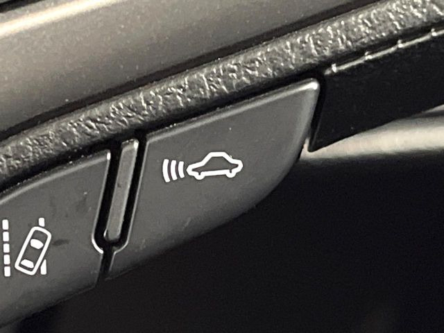 �y�g���^�Z�[�t�e�B�Z���X�z���s���ɑO���̎ԗ�����F�����A�Փ˂������Ȏ��͌x��ƃu���[�L�ŏՓˉ���Ɣ�Q�y�����A�V�X�g�B�����S�Ƀh���C�u�����y���݂��������܂��B