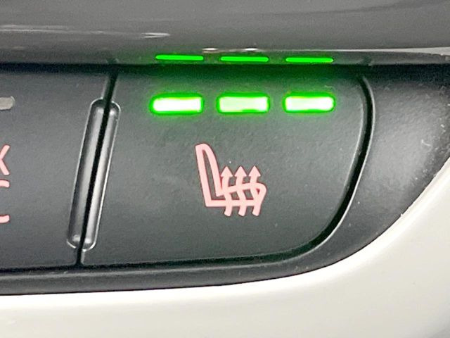 ���t�����g�V�[�g�q�[�e�B���O:�^�]�ȁE����ȋ��ɎO�i�K�Œ��߂��\�ȃV�[�g�q�[�^�[�𑕔����Ă���܂��B�G�߂��킸���K�ɂ��g�p���������܂��B