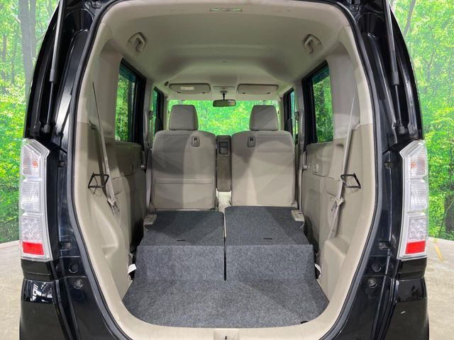 普段のお買い物や通勤、送迎等に十分な荷室スペースを確保しております。セカンドシートを倒すと、大きな荷物の積載も可能です♪