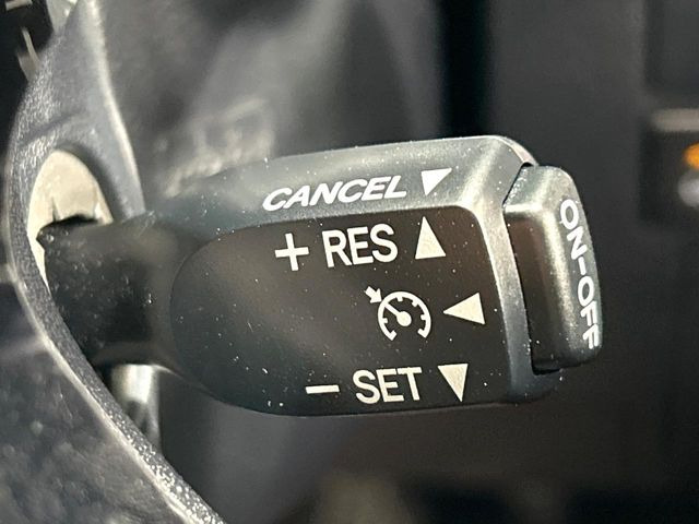 �y�N���[�Y�R���g���[���z�������H�����N���N���s�B�A�N�Z���𗣂��Ă���葬�x�ő��s���ł��A�������^�]���̕��S���y��!�����E�������ȒP�ȃX�C�b�`����Œ����ł��܂��B