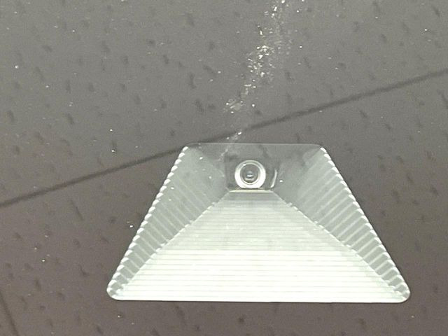 �y�z���_�Z���V���O�z���s���ɑO���̎ԗ�����F�����A�Փ˂������Ȏ��͌x��ƃu���[�L�ŏՓˉ���Ɣ�Q�y�����A�V�X�g�B�����S�Ƀh���C�u�����y���݂��������܂��B