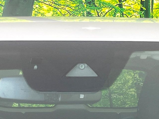 �y�X�}�[�g�V�e�B�u���[�L�T�|�[�g�z�ᑬ���s���ɑO���̎ԗ�����F�����A�Փ˂������Ȏ��͌x��ƃu���[�L�ŏՓˉ���Ɣ�Q�y�����A�V�X�g�B�����S�Ƀh���C�u�����y���݂��������܂��B