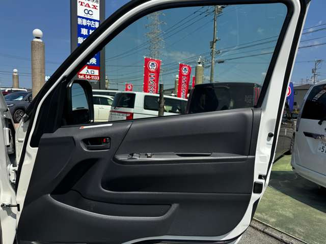 ���W����ɂ͍��i���̒��ÎԂ�V�Ԃ��������ł����W���䐔100��̑�^�W����֐��񂲗��X����������