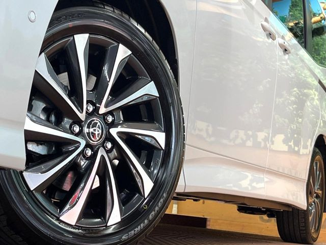 �y����17�C���`�A���~�z�C�[���z�O�ςɃ}�b�`���������A���~�z�C�[���𑕒����Ă���܂��B�e��ЊO�A���~�z�C�[����A�X�^�b�h���X�^�C�����戵�����Ă���܂��B���񂲑��k����������