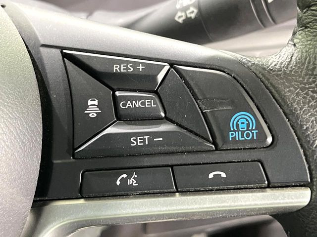 【プロパイロット】高速道路での長距離走行が楽に!!渋滞時と巡回走行のシーンで、アクセル・ブレーキ・ステアリングを自動で制御し、長距離運転の負担を軽減してくれます♪