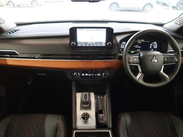 アウトランダーPHEV 2.4 P 4WD