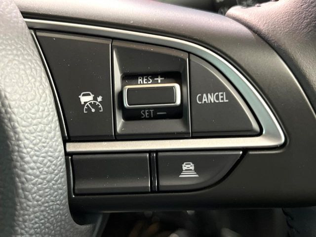 【アダプティブクルーズコントロール】高速道路での長距離走行が楽に!!自動で速度を保つクルーズコントロールが、衝突軽減システムと連携し、前方の車両を感知して車間を保つように速度調節してくれます!!