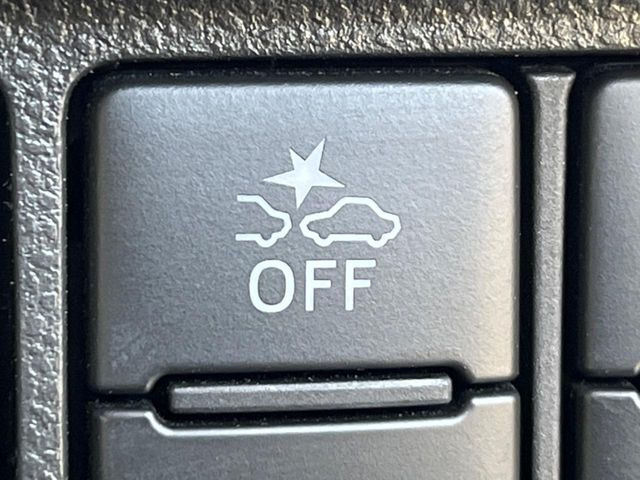 �y�X�}�[�g�A�V�X�g�z���s���ɑO���̎ԗ�����F�����A�Փ˂������Ȏ��͌x��ƃu���[�L�ŏՓˉ���Ɣ�Q�y�����A�V�X�g�B�����S�Ƀh���C�u�����y���݂��������܂��B