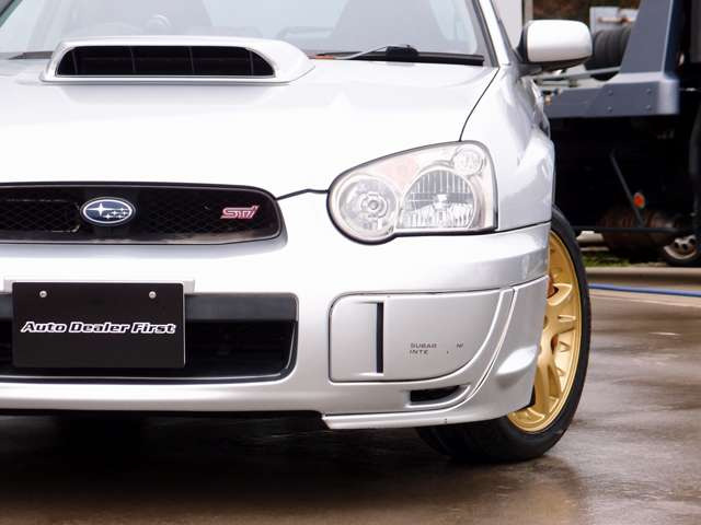 過去分解整備記録簿16枚!直近だけでも多数の部品交換を行ったインプレッサSTIの入庫!弊社入庫時にはタイヤ4本新品に交換し、前後ドラレコ、パンテーラセキュリティ、バックカメラなど充実装備の一台