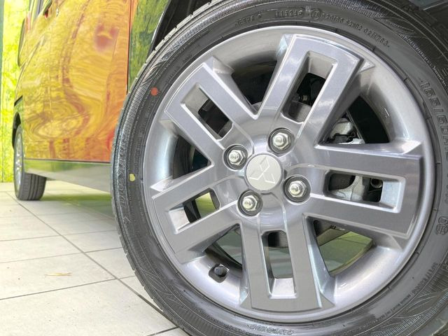 �y����15�C���`�A���~�z�C�[���z�O�ςɃ}�b�`���������A���~�z�C�[���𑕒����Ă���܂��B�e��ЊO�A���~�z�C�[����A�X�^�b�h���X�^�C�����戵�����Ă���܂��B���񂲑��k����������
