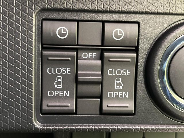 【両側パワースライドドア】スマートキーや運転席のスイッチで後席両側スライドドアの開閉が可能♪電動だから力を入れてドアを開ける必要が無く、小さなお子様でも簡単に開け閉めでき快適です♪