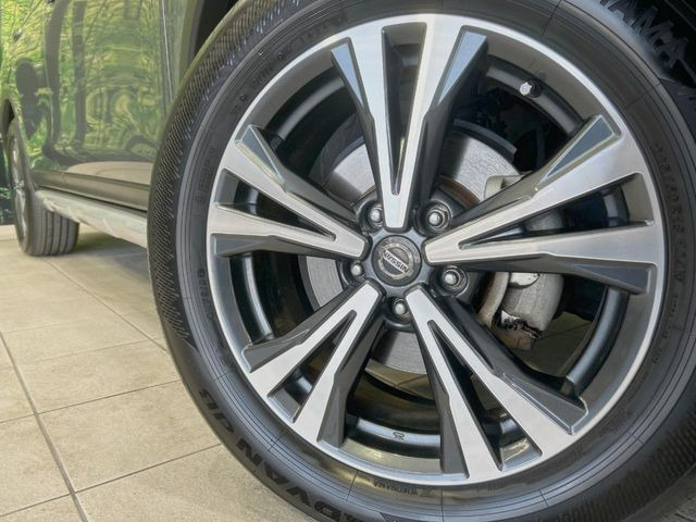 �y����18�C���`�A���~�z�C�[���z�O�ςɃ}�b�`���������A���~�z�C�[���𑕒����Ă���܂��B�e��ЊO�A���~�z�C�[����A�X�^�b�h���X�^�C�����戵�����Ă���܂��B���񂲑��k����������