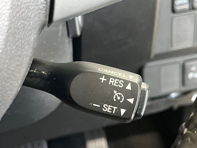 �y�N���[�Y�R���g���[���z�������H�����N���N���s�B�A�N�Z���𗣂��Ă���葬�x�ő��s���ł��A�������^�]���̕��S���y��!�����E�������ȒP�ȃX�C�b�`����Œ����ł��܂��B