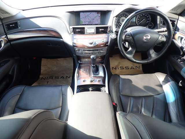 フーガハイブリッド3.5 VIP パッケージ