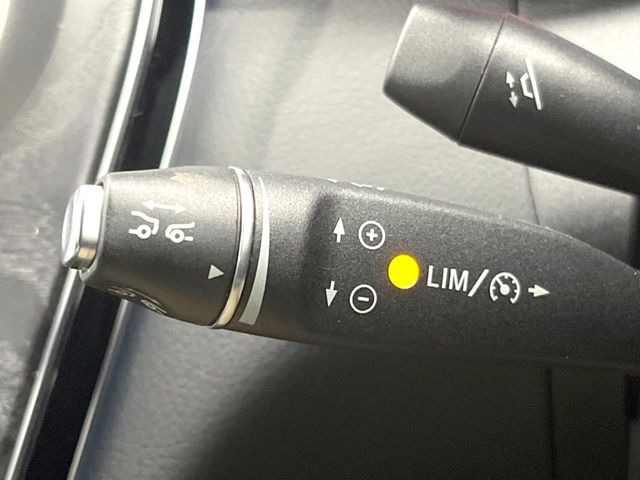 ���f�B�X�g���j�b�N�v���X:�s�s�A�x�O�A�������H�Ȃǂ̑��s���ɁA�X�e���I�}���`�p�[�p�X�J�����ƃ��[�_�[�Z���T�[�ɂ��A�O���Ԃ�F�����đ��x�ɉ������Ԋԋ������ێ����鎟����̃N���R��!