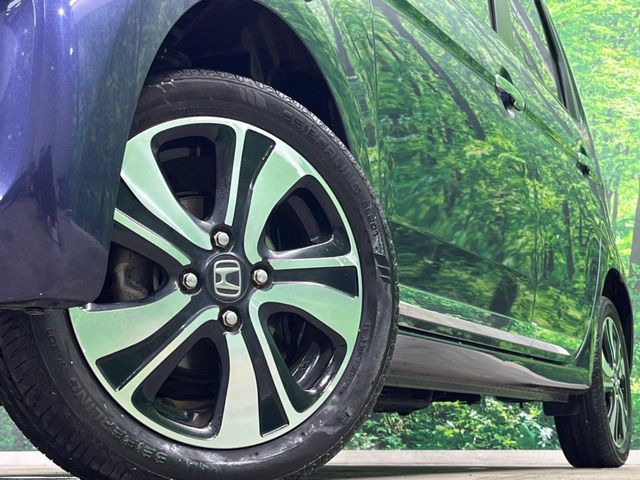 �y����15�C���`�A���~�z�C�[���z�O�ςɃ}�b�`���������A���~�z�C�[���𑕒����Ă���܂��B�e��ЊO�A���~�z�C�[����A�X�^�b�h���X�^�C�����戵�����Ă���܂��B���񂲑��k����������