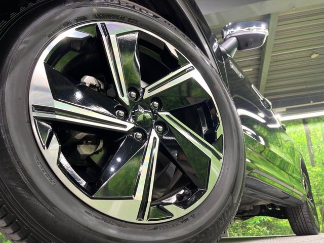 �y����18�C���`�A���~�z�C�[���z�O�ςɃ}�b�`���������A���~�z�C�[���𑕒����Ă���܂��B�e��ЊO�A���~�z�C�[����A�X�^�b�h���X�^�C�����戵�����Ă���܂��B���񂲑��k����������