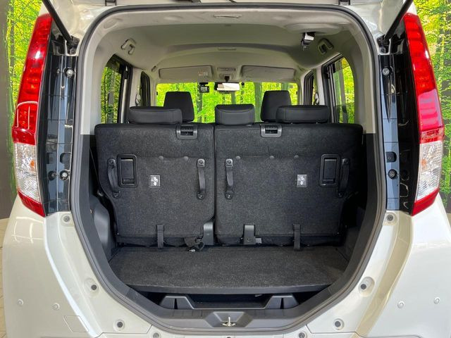 ���i�̂���������ʋ΁A���}���ɏ\���ȉ׎��X�y�[�X���m�ۂ��Ă���܂��B�Z�J���h�V�[�g��|���ƁA�傫�ȉו��̐ύڂ��\�ł���