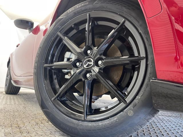 【純正16インチアルミホイール】外観にマッチした純正アルミホイールを装着しております。各種社外アルミホイールや、スタッドレスタイヤも取扱いしております。是非ご相談ください♪