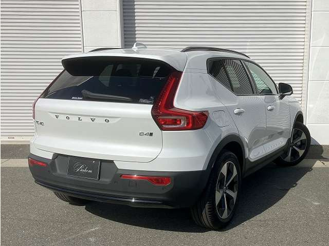 XC40ウルトラ B4 AWD ダークエディション 4WD