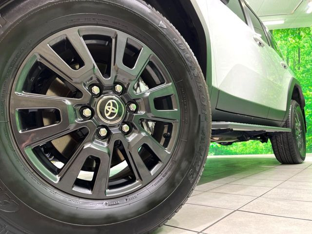 �y����18�C���`�A���~�z�C�[���z�O�ςɃ}�b�`���������A���~�z�C�[���𑕒����Ă���܂��B�e��ЊO�A���~�z�C�[����A�X�^�b�h���X�^�C�����戵�����Ă���܂��B���񂲑��k����������