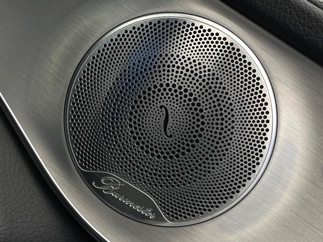 ��Burmester�T���E���h�V�X�e��:�n�C�G���h�I�[�f�B�I��僁�[�J�[����|����Ԑ�p�̃v���~�A���X�s�[�J�[�𑕔��B�����̃X�s�[�J�[����A���̗������܂ŕ����鍂�i���ȉ��y�����y���݂��������܂��B