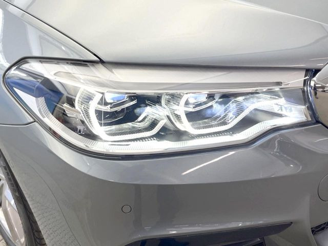 ��LED�w�b�h���C�g:��ԑ��s�����ǍD�Ȏ��E���m�ۂ����S���ĉ^�]�ł��鍂�P�xLED�w�b�h���C�g�𑕔�!�_�����x�������A����d�͂��}�����Ă��܂��B