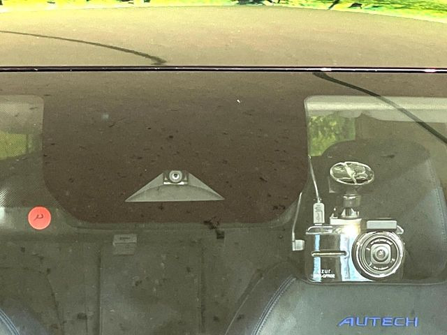 �y�C���e���W�F���g�G�}�[�W�F���V�[�u���[�L�z�t�����g�J�����őO���̎ԗ�����s�҂����m�B�Փ˂������Ȏ��͏Փ˔�Q�y���u���[�L���쓮�A�Փˉ�����T�|�[�g�B�����S�Ƀh���C�u�����y���݂��������܂��B