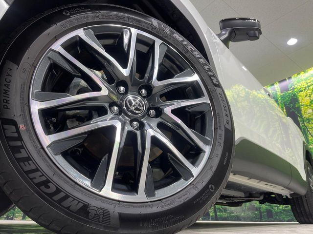 �y����18�C���`�A���~�z�C�[���z�O�ςɃ}�b�`���������A���~�z�C�[���𑕒����Ă���܂��B�e��ЊO�A���~�z�C�[����A�X�^�b�h���X�^�C�����戵�����Ă���܂��B���񂲑��k����������