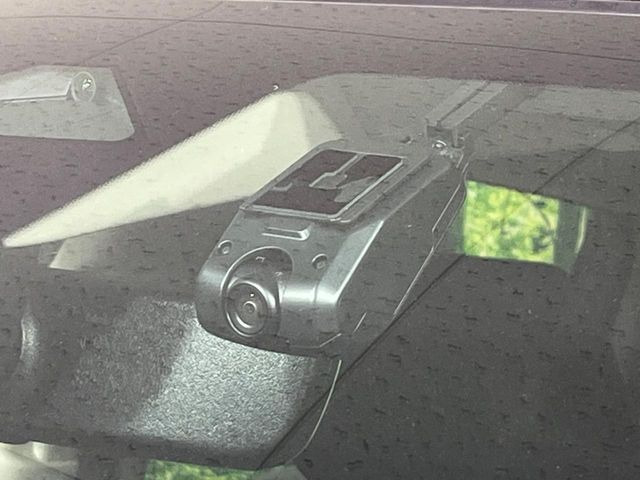 【ドライブレコーダー】ドライブレコーダー装備!走行中はもちろん、あおり運転や事故に遭遇した際、映像で記録し、万一のリスクに備えます。※記録用SDカードはお客様ご自身でご準備いただく必要があります。