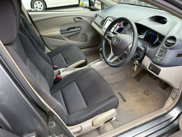 �C�ɂȂ邨�Ԃ�����܂�����E�̓d�b�ԍ����璼�ڂ��X�ɂ��₢���킹���������B�x�����@����ԗ����A��Ԃ܂łȂ�ł������������Ē����܂��B�X�^�b�t�ꓯ���A�����҂����Ă���܂��B