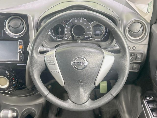 �y�����v�����X�e�A�����O�z�㎿�Ȋv���g�p���邱�ƂŁA��ɂ����������݂ƂĂ��^�]���₷���n���h���ł���